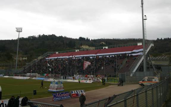 Stadio Communale - Zusatztrib�ne hinter dem Tor