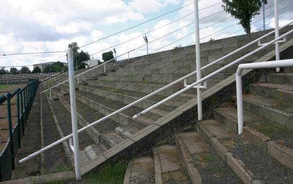 Sportforum Hohensch&ouml;nhausen - Gegenseite