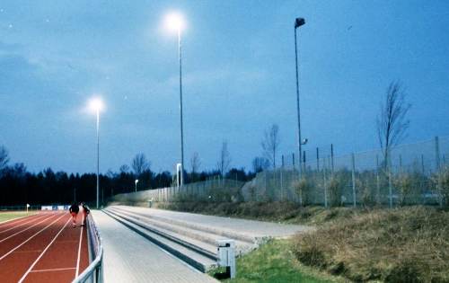 Sportplatz J&uuml;licher Str. - Stufen Gegenseite