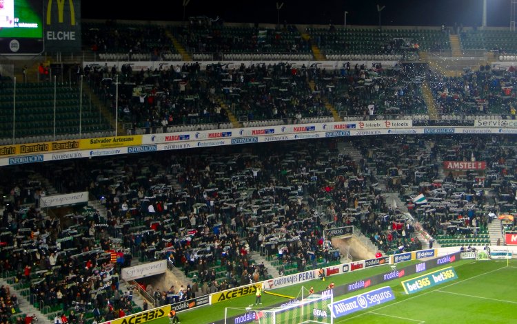 Estadio Manuel Mart�nez Valero