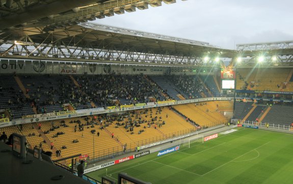 Ş&uuml;kr&uuml; Saracoğlu Stadi