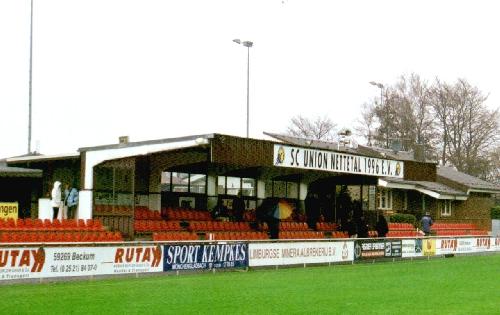Christian-R&ouml;tzel-Kampfbahn - Trib&uuml;ne