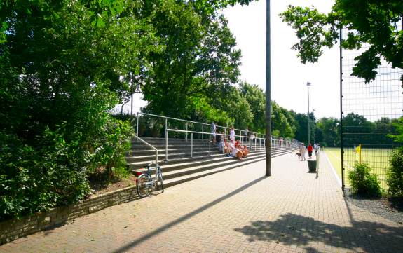 Stadion Britz S�d Kunstrasenplatz