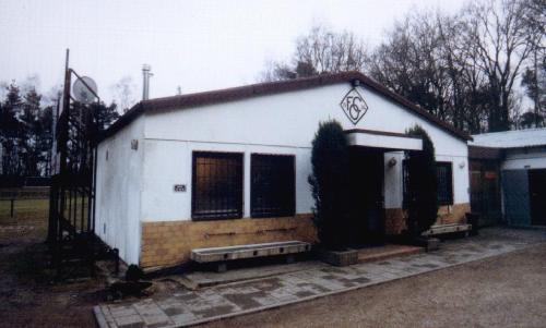 Stierst&auml;dter Heide - Geb&auml;ude mit Umkleidekabinen