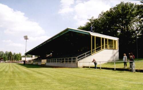 Stadion am Wasserwerk - Trib&uuml;ne Frontansicht